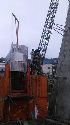 35m/min สถานที่ก่อสร้าง Hoist Q345B เหล็ก