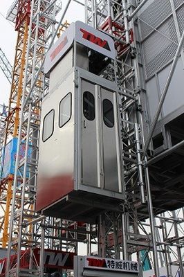 15kw 250m 40m / Min สถานที่สร้าง Hoist สําหรับวัสดุที่มีอินเวอร์เตอร์ความถี่