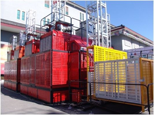 SC200 เครื่องยกวัสดุอาคาร/ลิฟท์ก่อสร้างที่มีการควบคุม VFD/ม้าและกรงกระปุกด้วยกระบะบัส