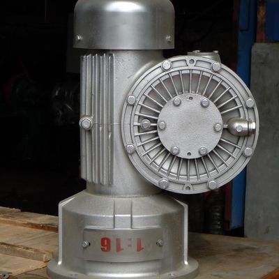 ราคาดี อลูมิเนียมสกัดเหล็ก 1400RPM สร้างส่วนยก 48:3 อัตราส่วน Worm Gearbox ออนไลน์