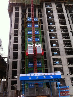 สถานที่ก่อสร้าง 110kw 300m Rack And Pinion สร้างกระดานยก