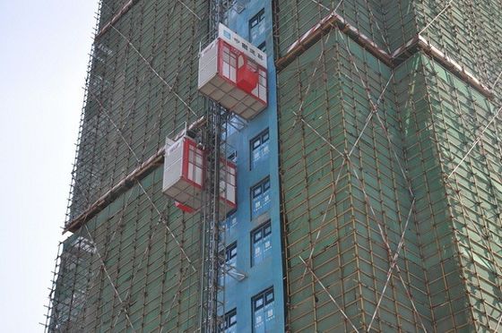 VFD Control, Hot Dip Galvanized 2000kg เครื่องยกอาคารก่อสร้าง เครื่องยกวัสดุผู้โดยสาร 0-40m/Min