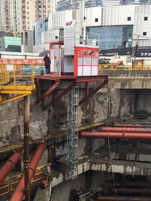 Q345B เหล็ก 1000 กิโลกรัม วัสดุ Rack และ Pinion Hoist Lift สําหรับอุโมงค์